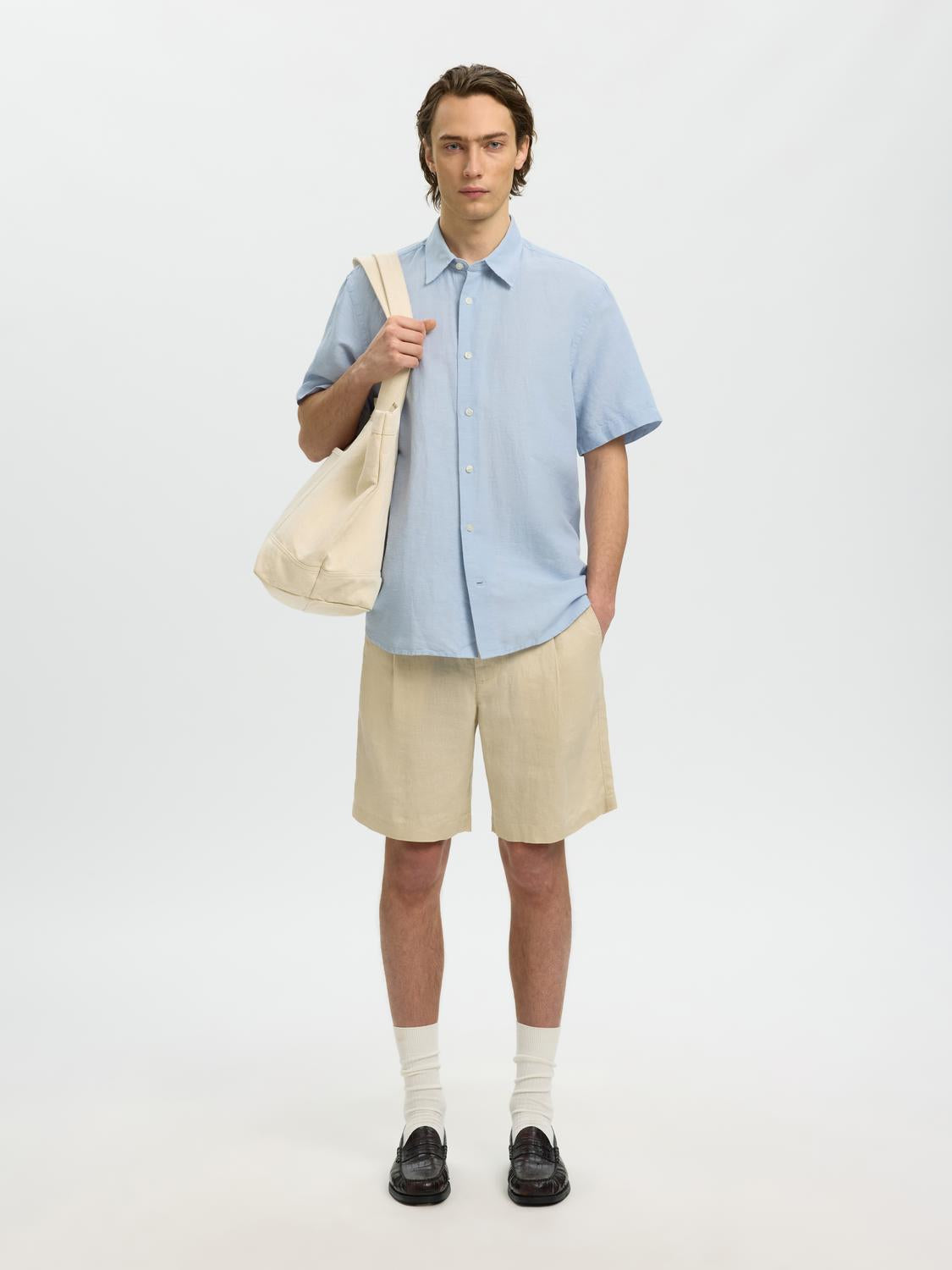 model_shot-front_full